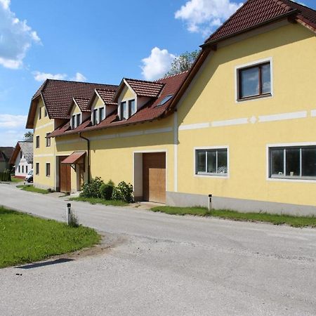 Urlaub Am Bauernhof Weichselbaum Apartment Schloss Rosenau Bagian luar foto